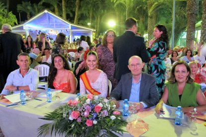 El jurado que se encargo de la elección de las damas y reinas.