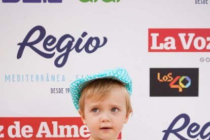 La foto más dulce del día con Lucas vestido de flamenco.