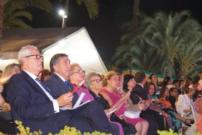 Autoridades locales y distinguidos en la gala.