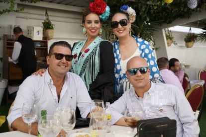 Jose Antonio, Cristina, María Jesús y Javier en Terraza Carmona