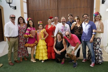 El grupo de Teatro Al Alba en la Feria de Vera 2022.