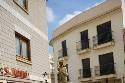 Acompañando al patrón.