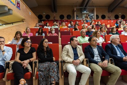 Vicerrectores de la UAL y el delegado del Rector para Medicina, en primera fila.