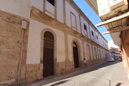 Imagen de la fachada en la zona de la capilla