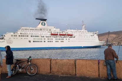 Baleària incorpora el ferri Moby Zazá.