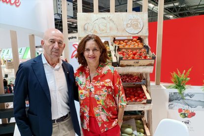 Antonio Bretones, Presidente de CASI, y Samantha Vallejo-Nágera en Fruit Attraction.
