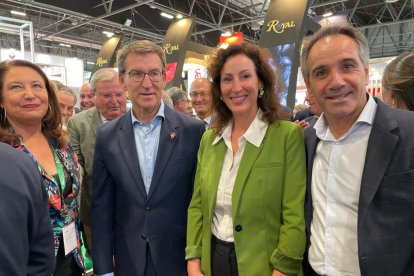 Carmen Crespo, María Vázquez, Alberto Núñez Feijóo y Juanjo Segura.