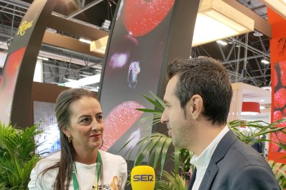 Fran García, con la delegada de la Junta de Andalucía en Almería.