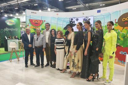 Moda sostenible: ropa hecha a partir de restos de invernaderos.