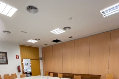 Salones del edificio del Obispado de Almería en Nueva Andalucía.