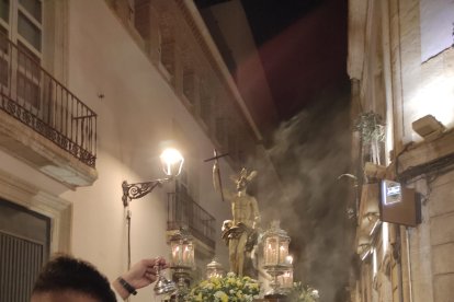 El Resucitado, acompañado por el cuerpo de acólitos de la Virgen del Mar.