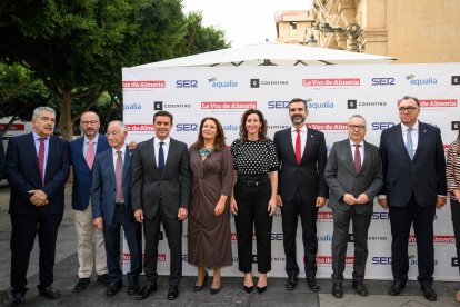 Juan Fernández, Luis Rogelio Rodríguez, Gabriel Amat, Javier Aureliano García, Carmen Crespo, María Vázquez, Ramón Fernández-Pacheco, Pedro Manuel de la Cruz y Arturo Bernal.