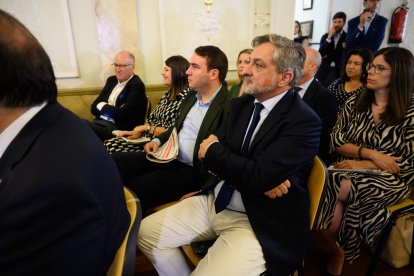 Diputados provinciales.