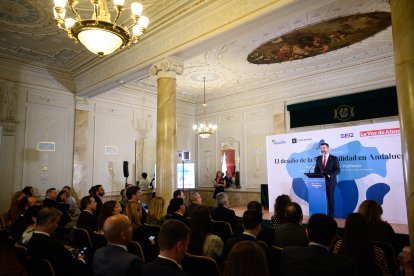 El Salón Noble estuvo repleto de distintas autoridades políticas y empresarios.