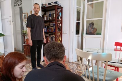 El actor Francisco Conde, la script María Morales y el director Kurro González.