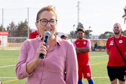 La alcaldesa Esperanza Pérez Felices.