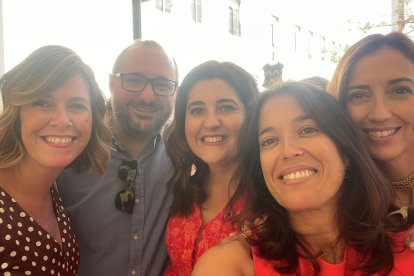 Marisa Alonso, Julián González Antón, Mª Dolores Oliver, Dorita Martín y Consuelo Sicilia.