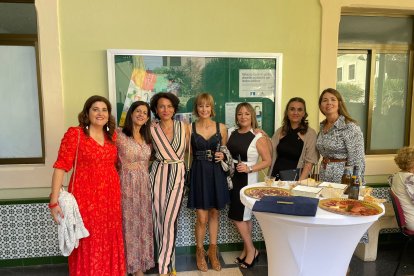 Mª Dolores Oliver, Mª Ángeles Callejón, Eva Cortés, Susana Ordaz, Lola Cuenca, Mª del Mar del Águila y Ana Ruth Arias.
