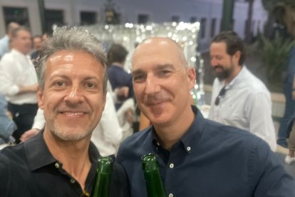 Josué Vizcaíno y Rogelio Hidalgo, durante la reunión en La Salle.