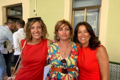 Mª del Mar Carretero, Susana Hernández y Dorita Martín.