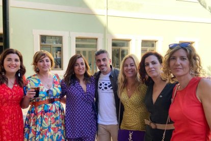 Mª Dolores Oliver, Susana Hernández, Silvia Pérez, Fernando Martín, Josefa Bonillo, Maribel Salas y Mª del Mar Carretero.