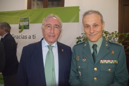 Ramón Navarro y el Tcol. de la Guardia Civil, Pedro Herrera.
