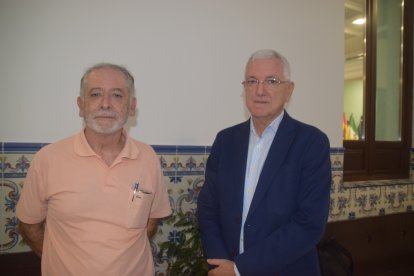 El profesor Alfonso Ruiz y el tutor Manuel Gutiérrez Navas, ambos de la UNED.