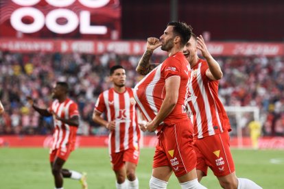 Goooool de Leo Baptistao.