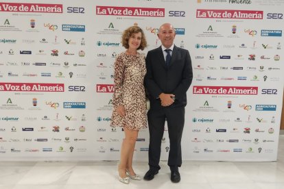María José Daureo Campillo y José Manuel Rodríguez, secretario general en Almería de Política Industria y Energía de la Junta.