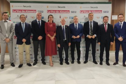 Fran García, Juan de la Cruz Belmonte, Aránzazu Martín, Gabriel Amat, Pedro M. de la Cruz, Amós García Hueso, José Vélez y Ricardo Céspedes.