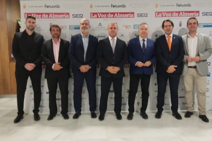 Pedro M. de la Cruz con el equipo de Ciudadanos.