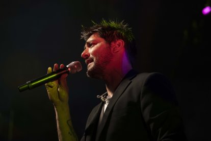 Actuación musical del grupo \'Número 1\' para amenizar la noche.