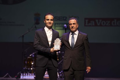 Francisco Linares Sánchez, Premio Deporte y José Miguel Hernández, alcalde de la Mojonera.