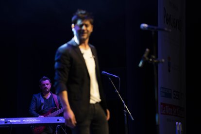 Actuación musical del grupo \'Número 1\'.