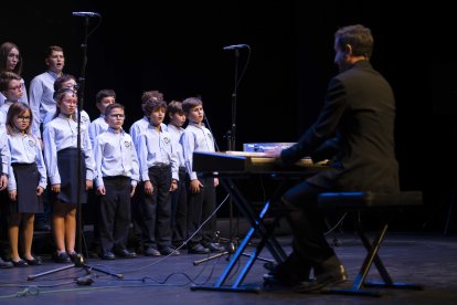 Actuación del Coro Infantil Pedro Mena de Adra.