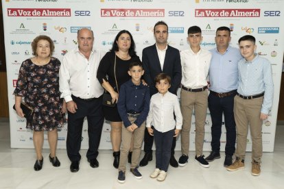 Francisco J. Linares, Premio Deporte, con su familia.