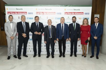 Fran García, Juan Fernández, Ángel Escobar, Gabriel Amat, Pedro M. de la Cruz, Álvaro Izquierdo, María Luisa Cruz y Ricardo Céspedes.