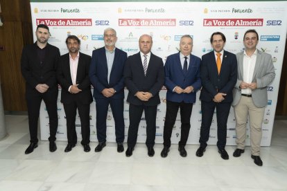 Pedro M. de la Cruz con el equipo de Ciudadanos.