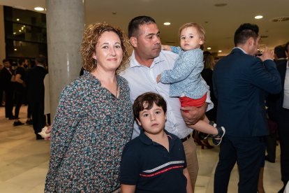 María José, Gaspar y los pequeños, llegaron desde Felix para celebrar el premio que se le concedió a Restaurante Jaime.