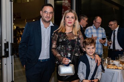 Sergio Vargas y Ana María Fernández, familiares de un miembro del Coro Infantil Pedro Mena de Adra.