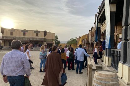 Llegada de los primeros invitados.