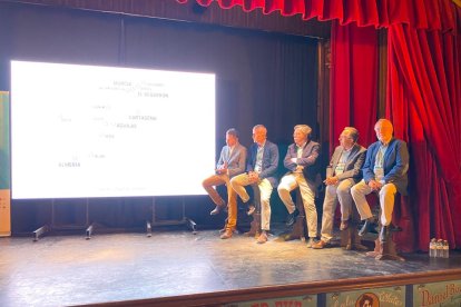 Los cinco expertos que han elaborado el informe.