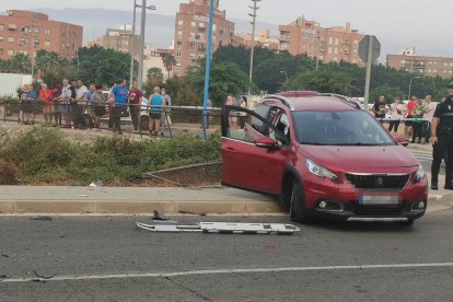 Así ha quedado uno de los coches implicados en el accidente.