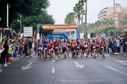 Salida de la carrera de marchadores de La Desértica.