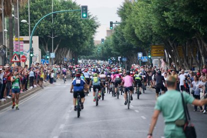 Cola del pelotón ciclista de La Desértica.