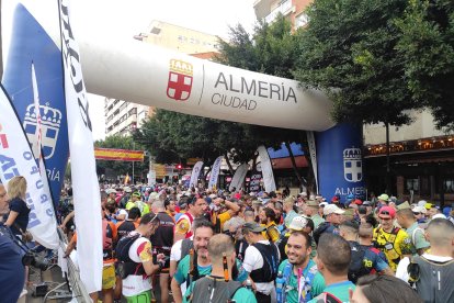 Los marchadores, antes de salir en La Desértica.