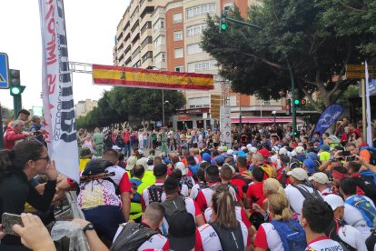 Los marchadores de La Desértica, antes de tomar la salida. 