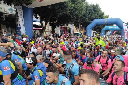 Los marchadores de La Desértica, antes de tomar la salida. 