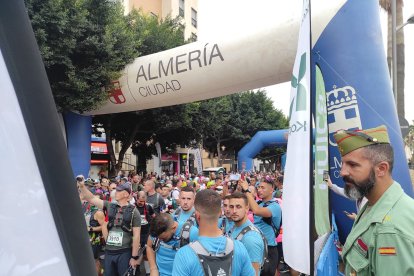 Los marchadores, antes de salir en La Desértica.