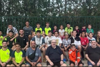 Los clubes con sus representantes.